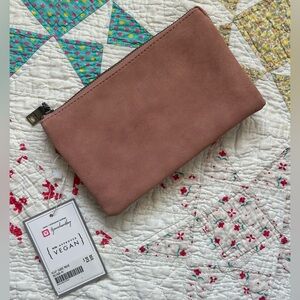 Vegan Leather Clutch in Dusty Pink